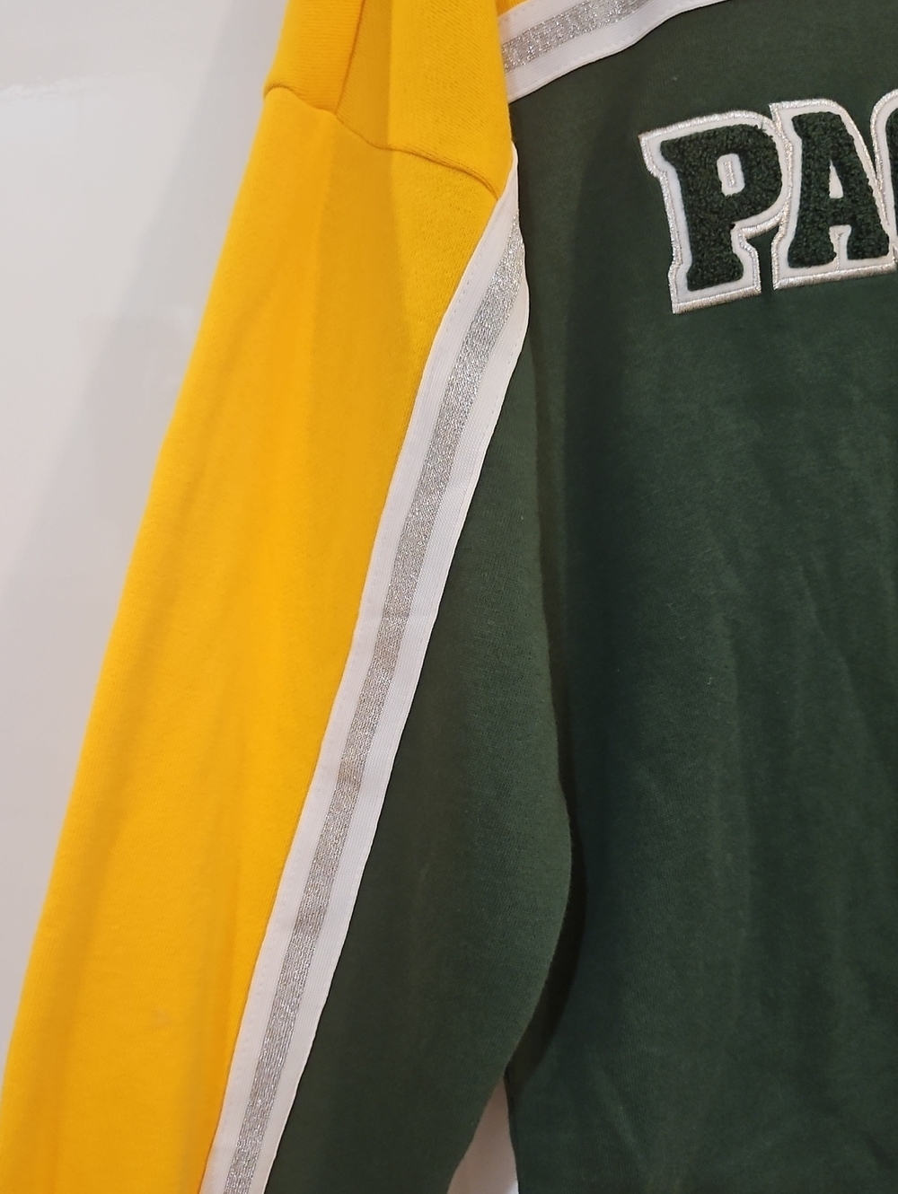 Green Bay Packers Pullover - Picture 3 of 12